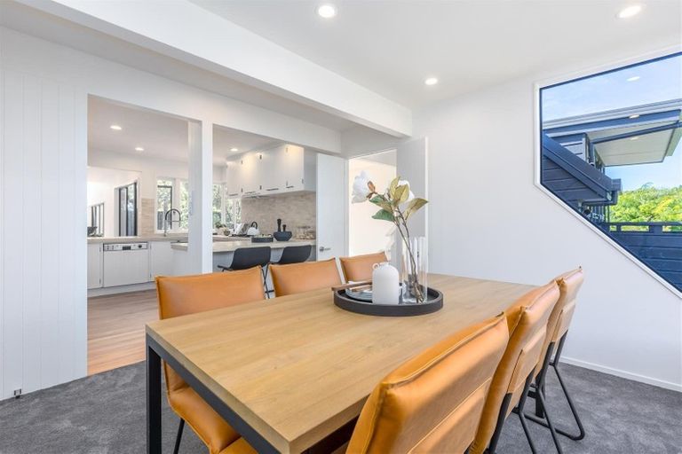 Photo of property in 8 View Road, Campbells Bay, Auckland, 0630