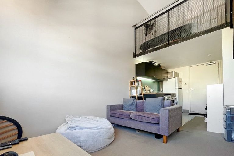 Photo of property in Urbane Apartments, 50/29 Webb Street, Mount Cook, Wellington, 6011
