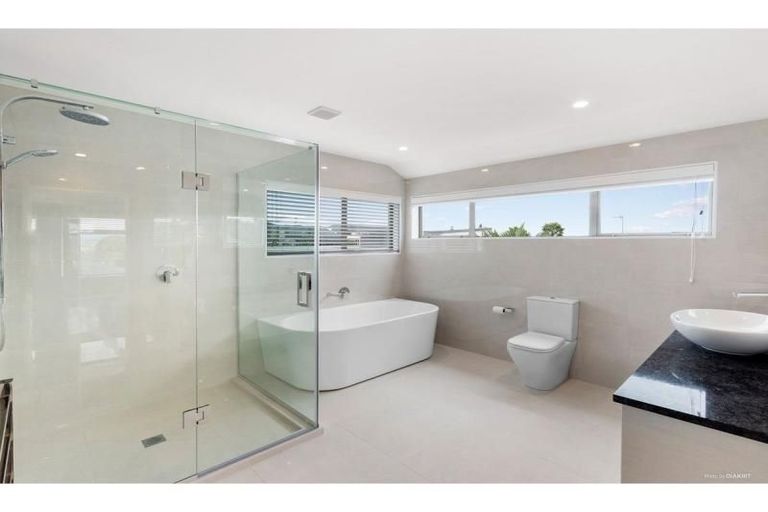 Photo of property in 17 Willis Avenue, Pukekohe, 2120