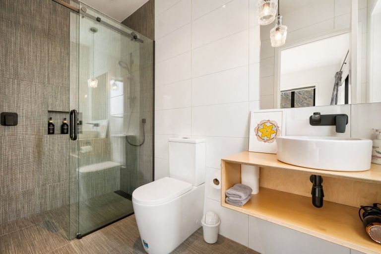 Photo of property in 37 Pendeen Crescent, Jacks Point, Queenstown, 9371