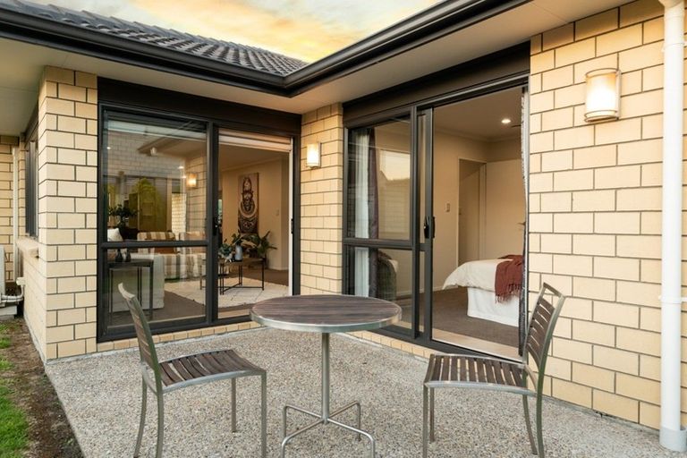 Photo of property in 14 Tarn Close, Pyes Pa, Tauranga, 3112