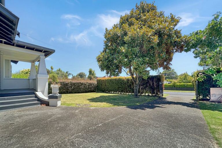 Photo of property in 71 Mcintyre Road, Mangere Bridge, Auckland, 2022