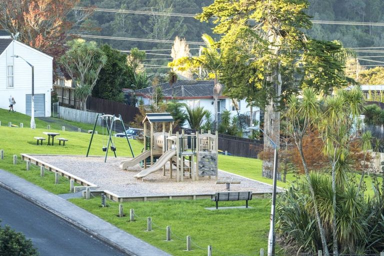 Photo of property in 37 Keegan Drive, Massey, Auckland, 0614