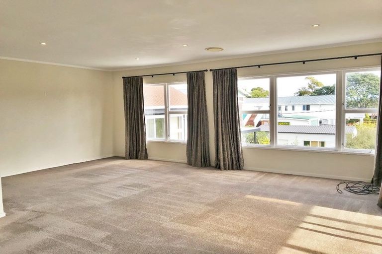 Photo of property in 2/11 Regent Street, Devonport, Auckland, 0624