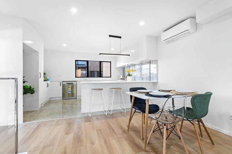 Photo of property in 9 Dotterel Place, Westgate, Auckland, 0614