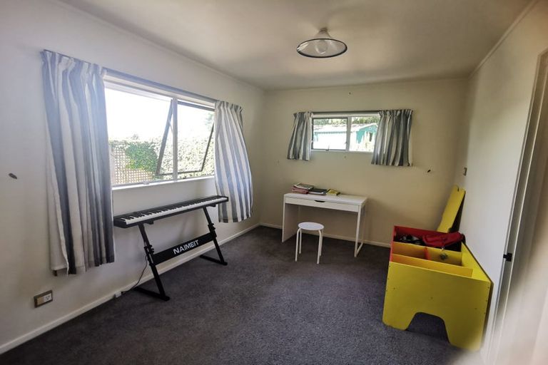 Photo of property in 30 Saddleback Rise, Murrays Bay, Auckland, 0630
