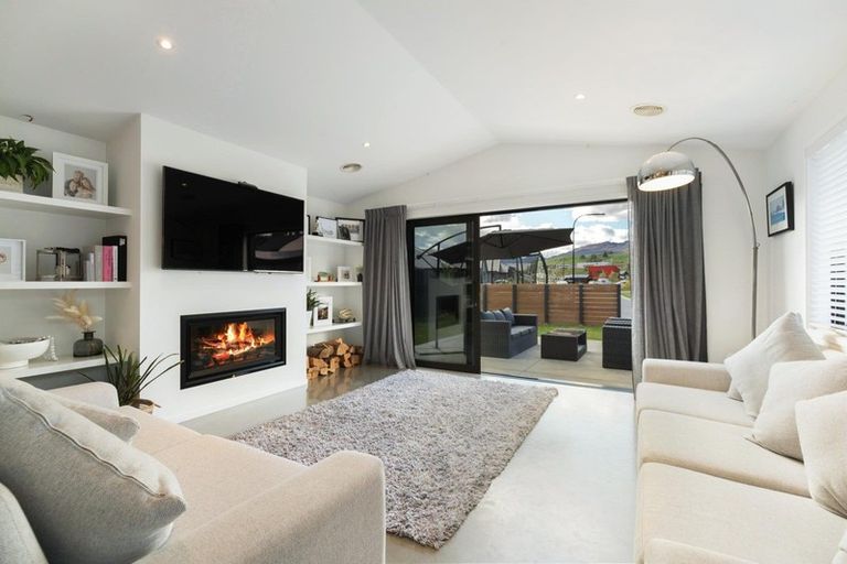 Photo of property in 26 Violet Way, Lower Shotover, Queenstown, 9304