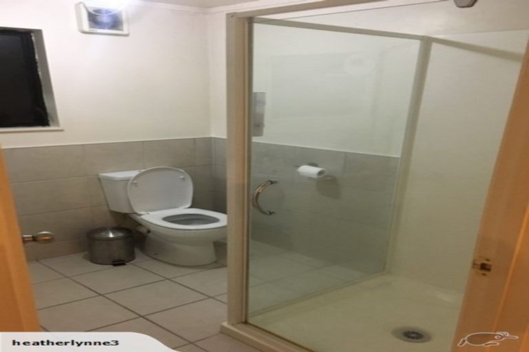 Photo of property in 1/36 Sherwood Avenue, Te Atatu South, Auckland, 0610