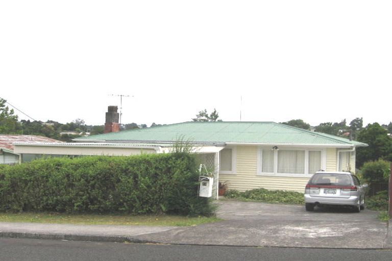 Photo of property in 2/32 Sunnyfield Crescent, Glenfield, Auckland, 0629