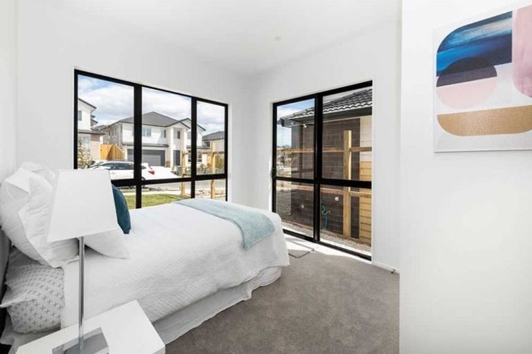 Photo of property in 60 Cooladawson Drive, Flat Bush, Auckland, 2019