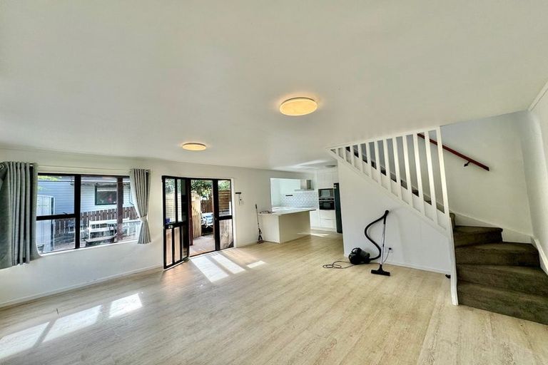 Photo of property in 2/16 Moxham Grove, Massey, Auckland, 0614