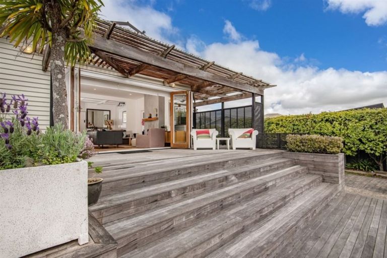 Photo of property in 8 Westwell Road, Belmont, Auckland, 0622