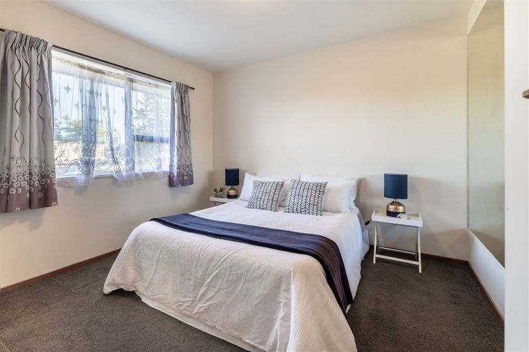 Photo of property in 233 Queenspark Drive, Parklands, Christchurch, 8083