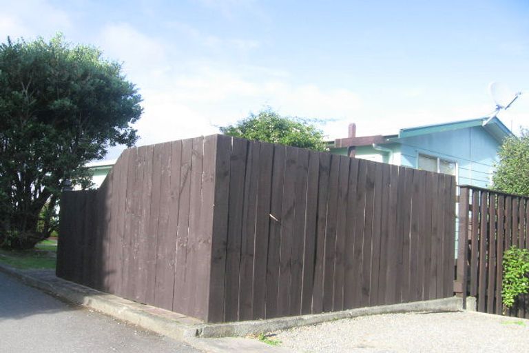 Photo of property in 20 Cassley Crescent, Papakowhai, Porirua, 5024