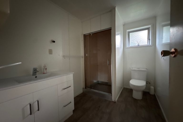 Photo of property in 1 La Trobe Street, Pakuranga Heights, Auckland, 2010