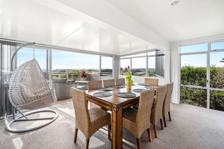 Photo of property in 69 Wade River Road, Stanmore Bay, Whangaparaoa, 0932