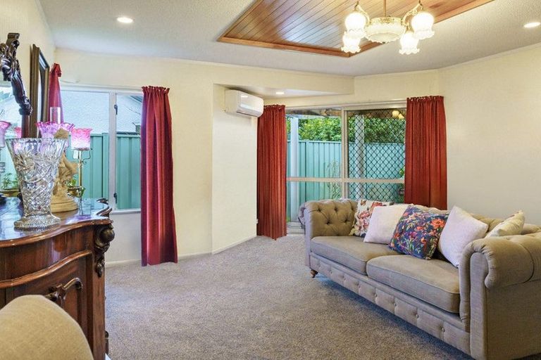 Photo of property in 11b Cheval Place, Taradale, Napier, 4112