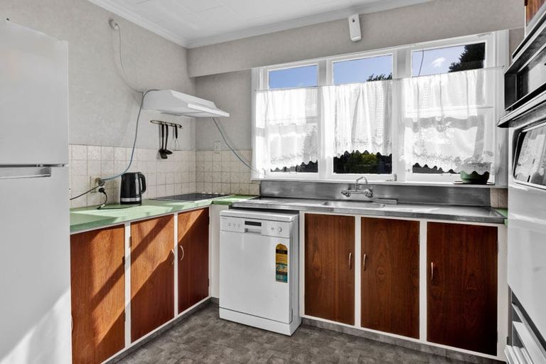 Photo of property in 9 Manawapou Road, Hawera, 4610