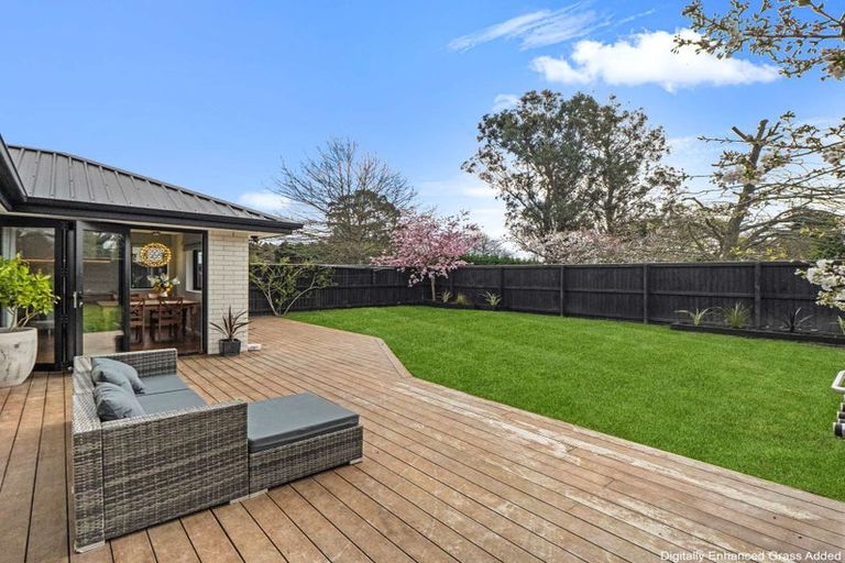 Photo of property in 33 Tara Crescent, Woodend, 7610