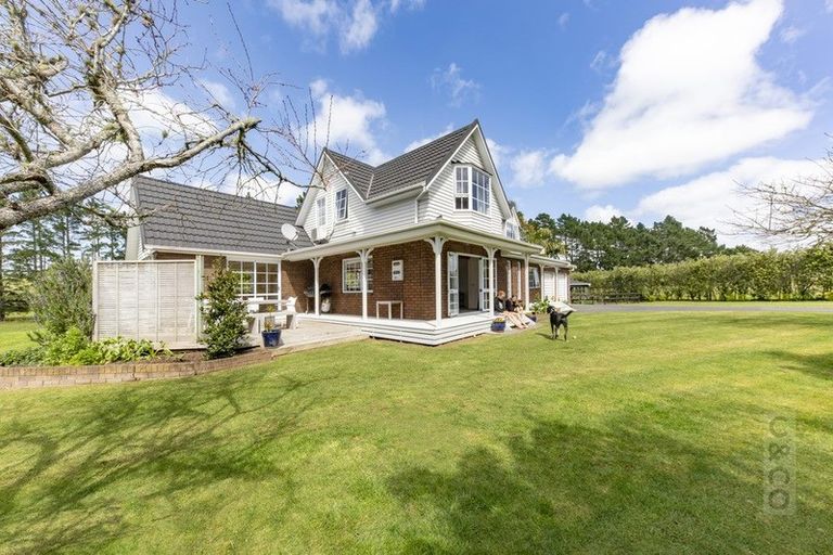 Photo of property in 30 Riverland Road, Kumeu, 0892