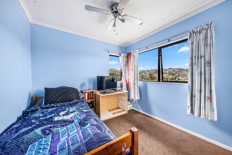 Photo of property in 86 San Marino Drive West, Henderson, Auckland, 0612
