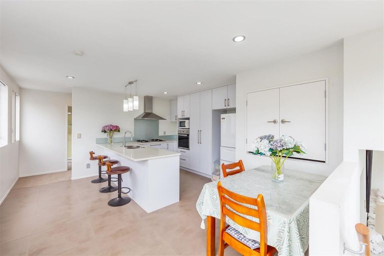 Photo of property in 92 Kaipatiki Road, Glenfield, Auckland, 0629