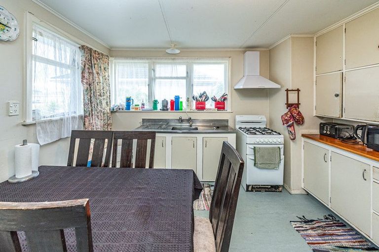 Photo of property in 143 Puriri Street, Castlecliff, Whanganui, 4501