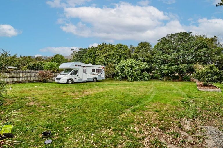 Photo of property in 110 School Road, Te Horo, Otaki, 5582