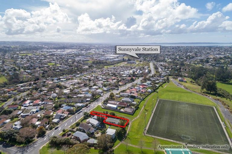 Photo of property in 1/106 Seymour Road, Sunnyvale, Auckland, 0612