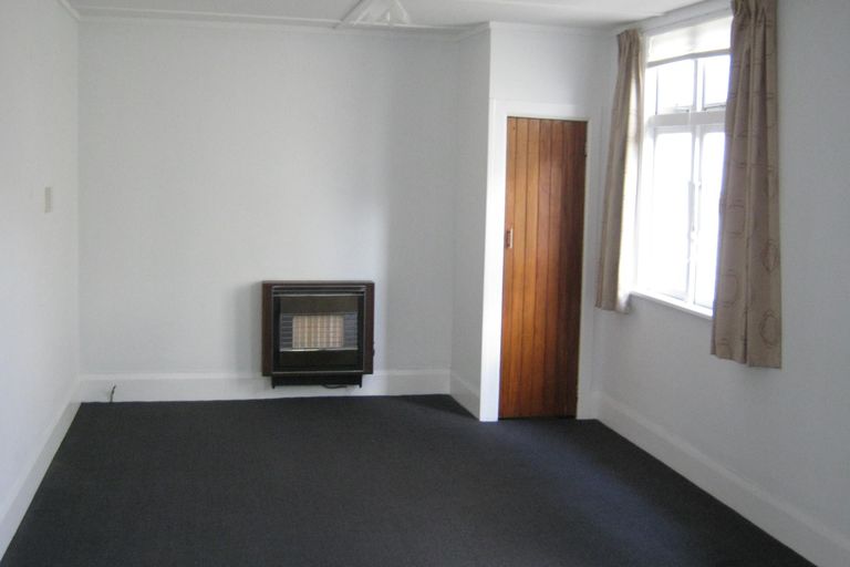 Photo of property in 25 Kingswood Street, Takaro, Palmerston North, 4412
