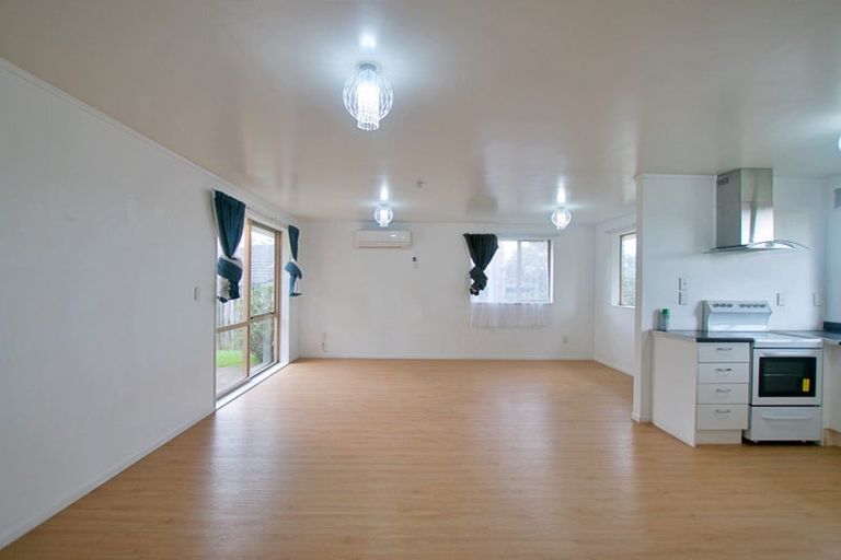 Photo of property in 56 Ruze Vida Drive, Massey, Auckland, 0614