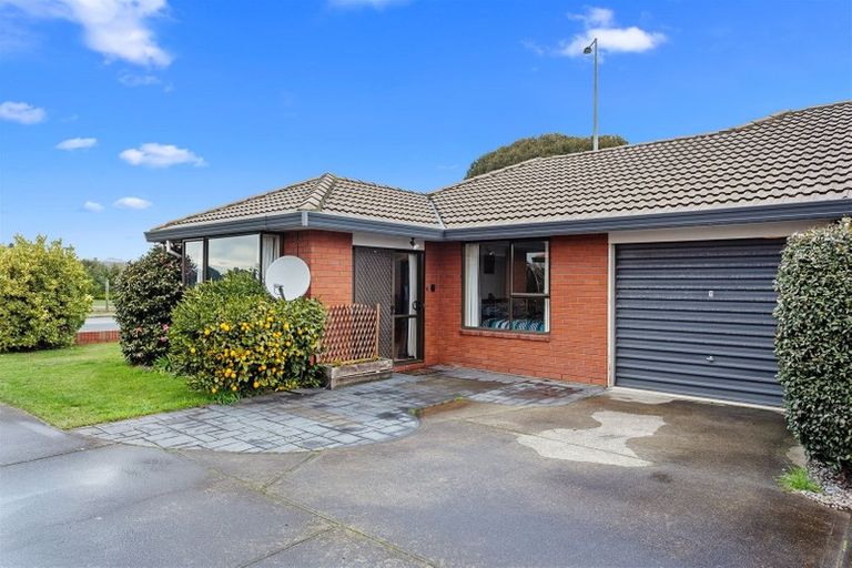 Photo of property in 1/68 Steadman Road, Broomfield, Christchurch, 8042