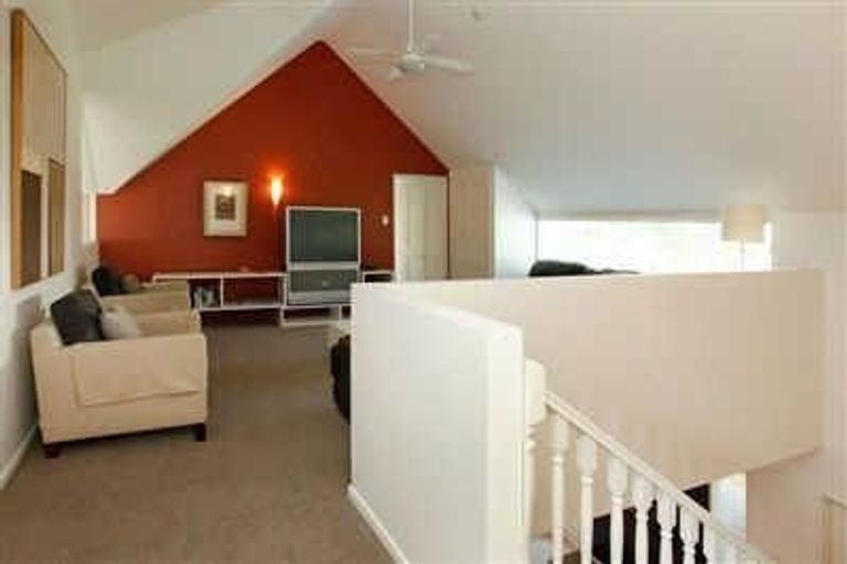 Photo of property in 276 Memorial Avenue, Burnside, Christchurch, 8053