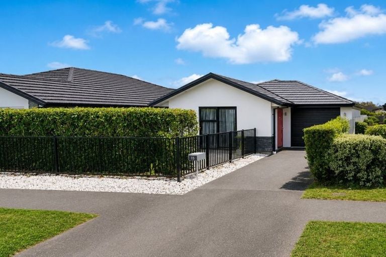 Photo of property in 15 Packard Crescent, Halswell, Christchurch, 8025