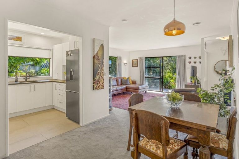 Photo of property in 1/1 Pickwick Parade, Mellons Bay, Auckland, 2014