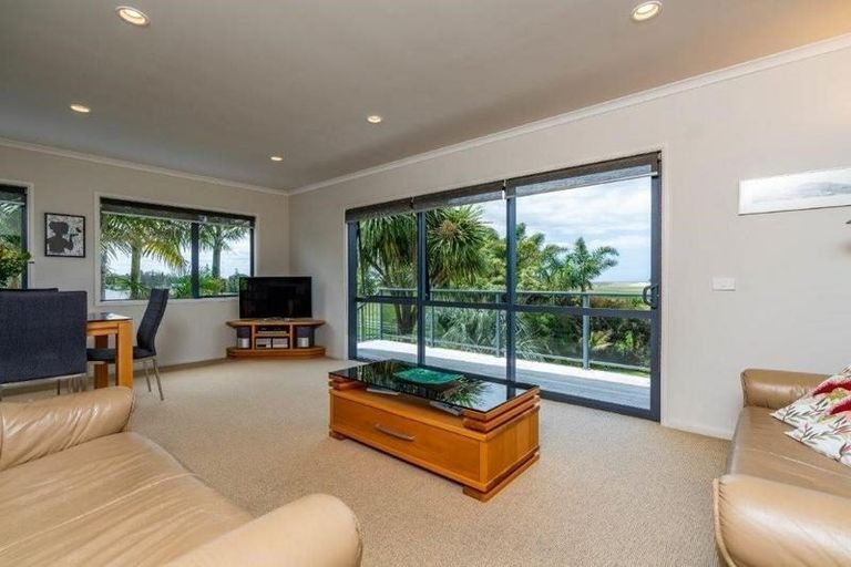 Photo of property in 381 Cove Road, Waipu, 0582