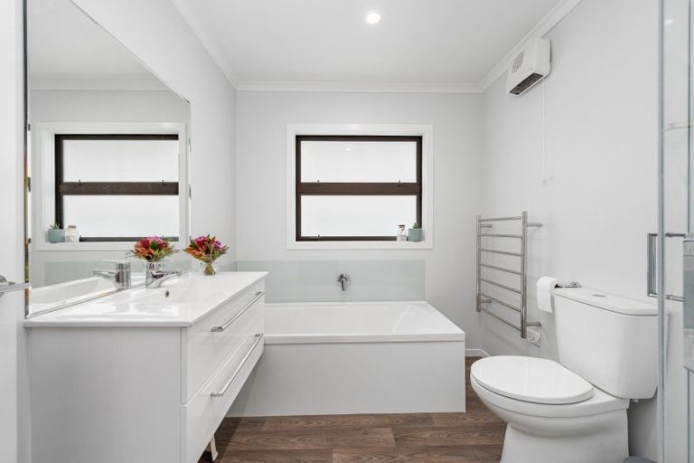 Photo of property in 6 Poplar Grove, Feilding, 4702