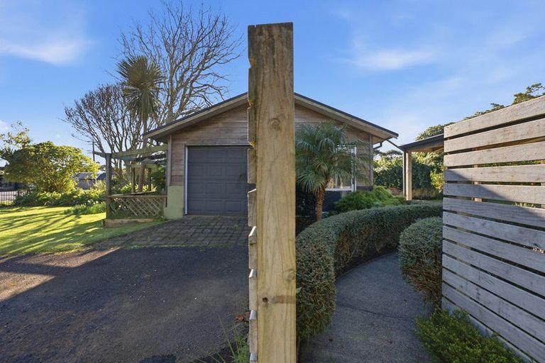 Photo of property in 29 Donnelly Street, Oakura, 4314
