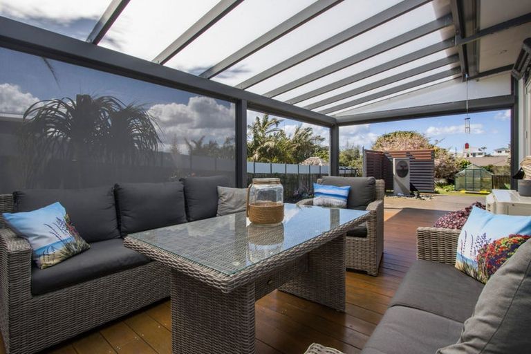 Photo of property in 22 Reo Crescent, Waihi Beach, 3611