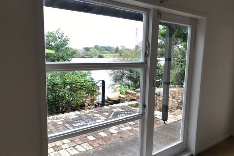 Photo of property in 220 Great South Road, Huntly, 3700