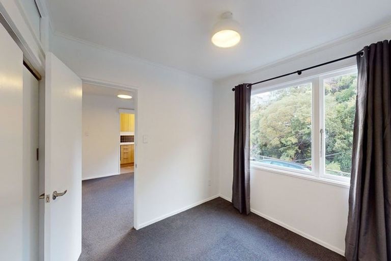 Photo of property in 2/24 Crieff Street, Northland, Wellington, 6012