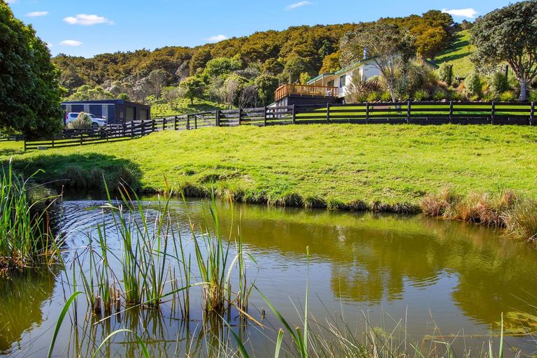 Photo of property in 598a Oneriri Road, Kaiwaka, 0573