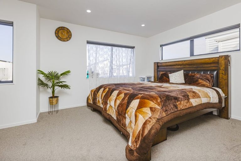 Photo of property in 104 Bellbird Street, Papakura, 2110