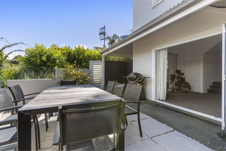 Photo of property in 1/38 Kitchener Road, Milford, Auckland, 0620