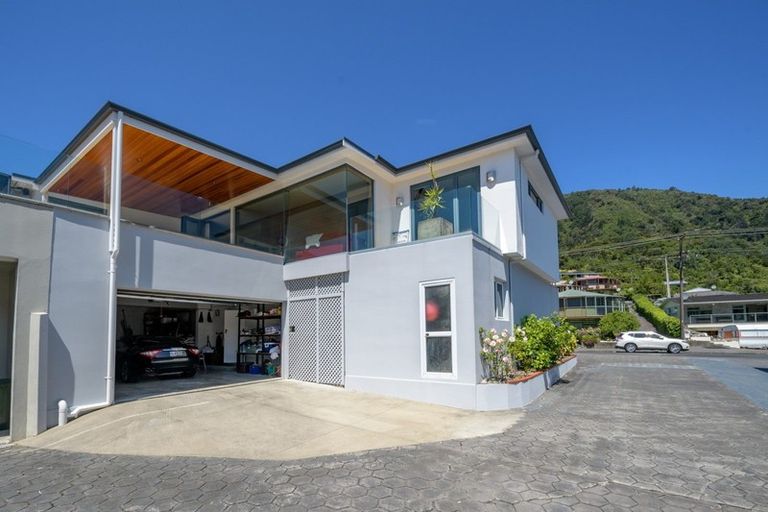 Photo of property in 41a Waikawa Road, Picton, 7220