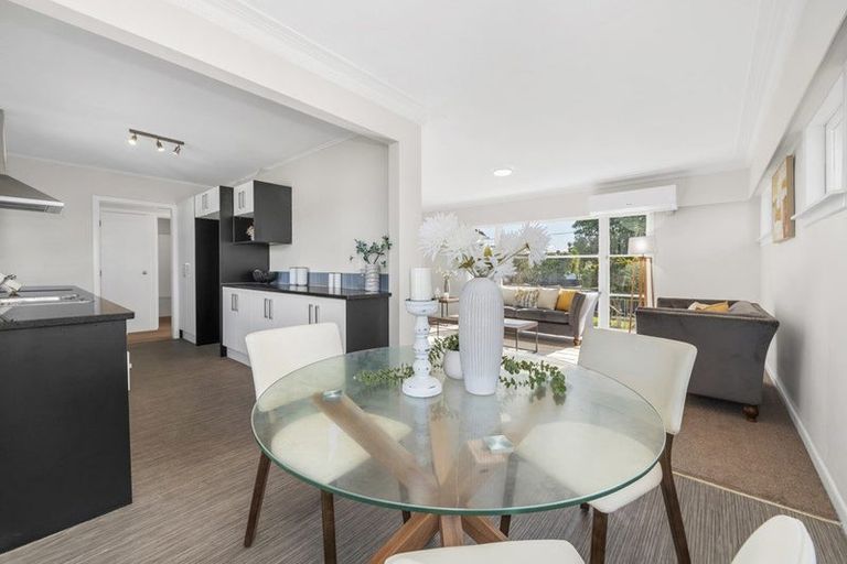 Photo of property in 12 Clayton Road, Manurewa, Auckland, 2102