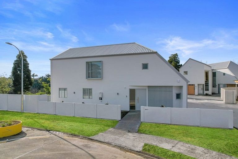 Photo of property in 1/24 Pickering Crescent, Chedworth, Hamilton, 3210