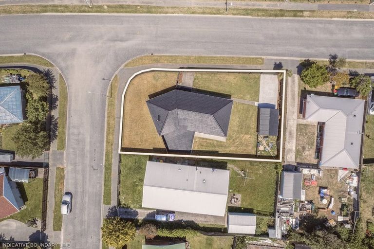 Photo of property in 60 Saint Heliers Crescent, Aranui, Christchurch, 8061