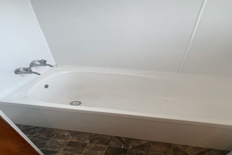 Photo of property in 5 Dennis Road, Papatoetoe, Auckland, 2025