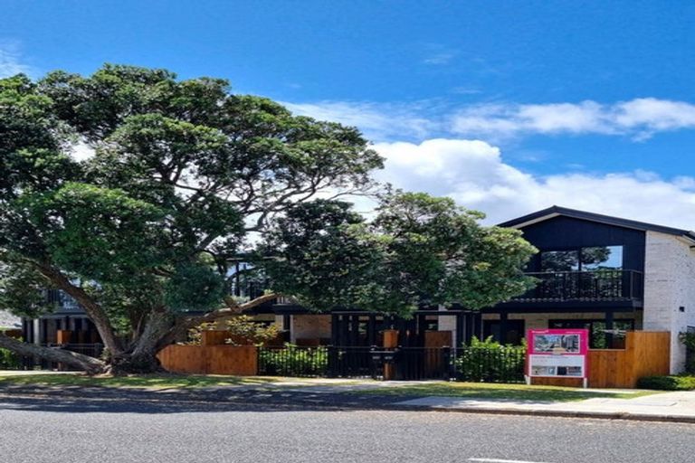 Photo of property in 4/137 Tirimoana Road, Te Atatu South, Auckland, 0602